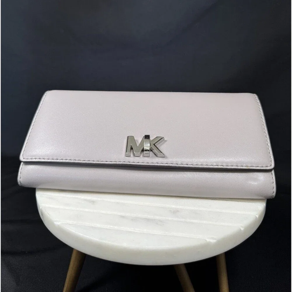 Michael Michael Kors Mott Large Carryall Smooth Leather Wallet Pearl Grey